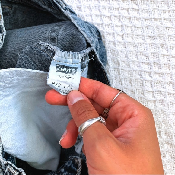 SOLD ON DEPOP π LEVIS HIGHWAISTED DENIM SHORTS - Picture 5 of 5